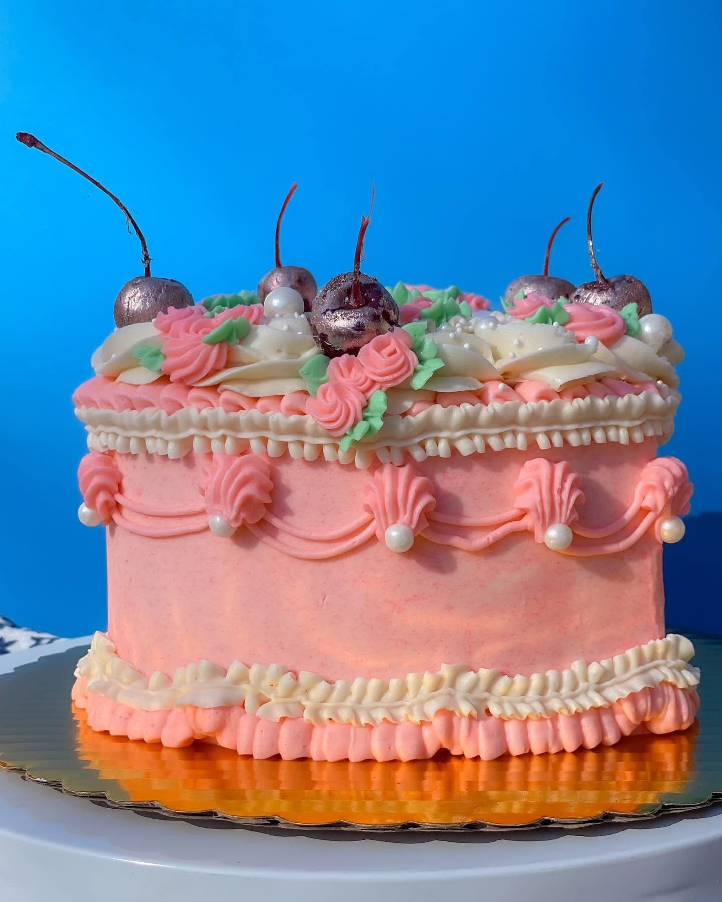 Aria Hungry Custom Cake Desser Bakery