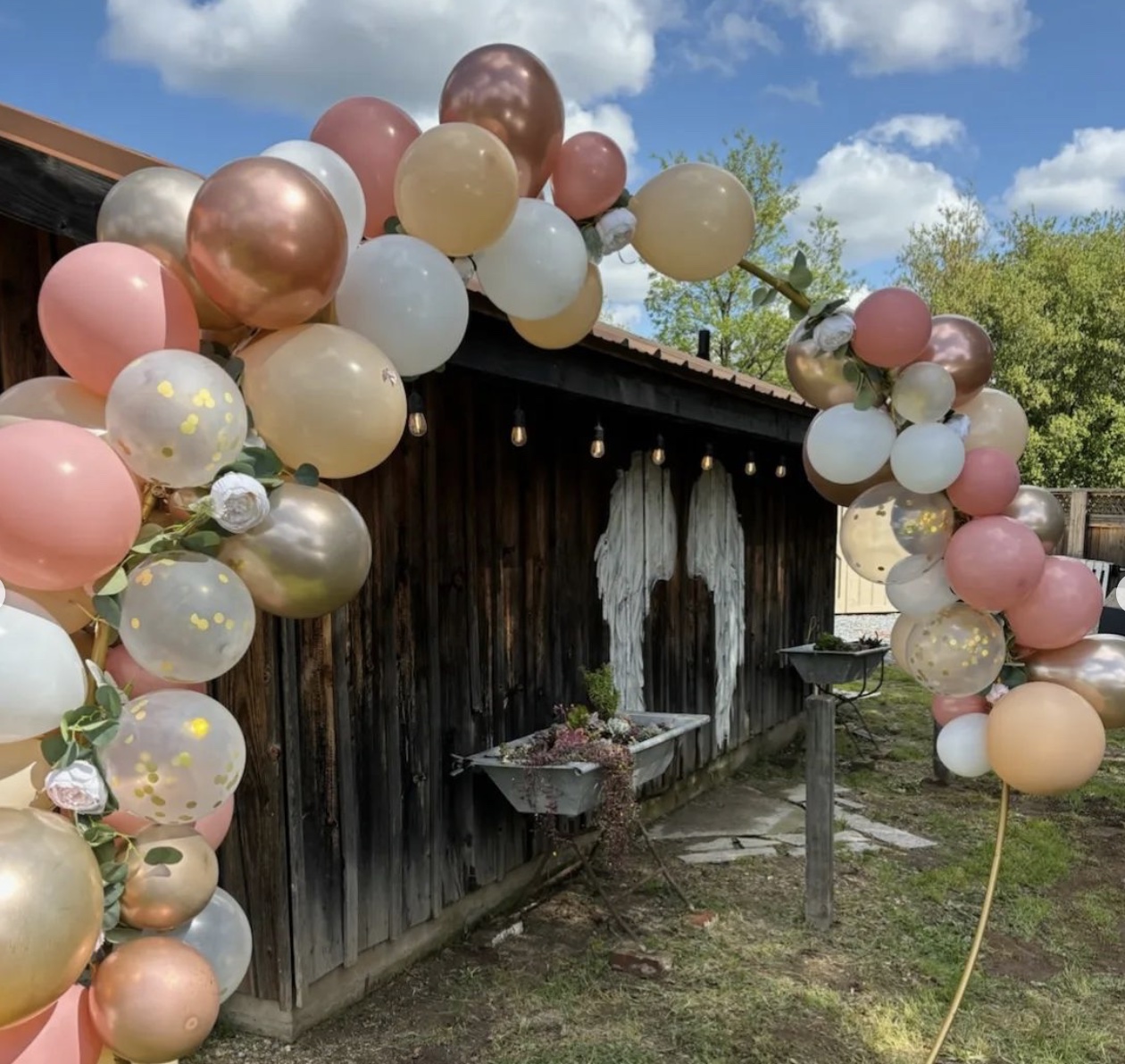 R&D Love Barn Loomis Wedding Events